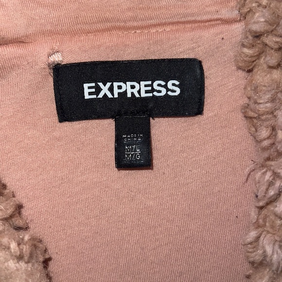 Express Fuzzy Vest - Picture 2 of 3